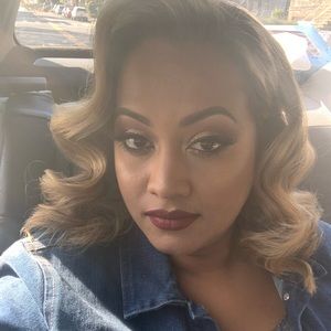 Meet your Posher, Robena